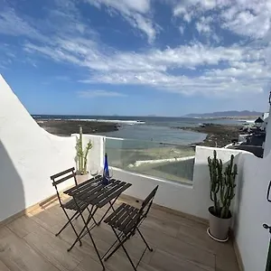acogedora-casa-con-vistas-al-mar.in-canary-islands.com/